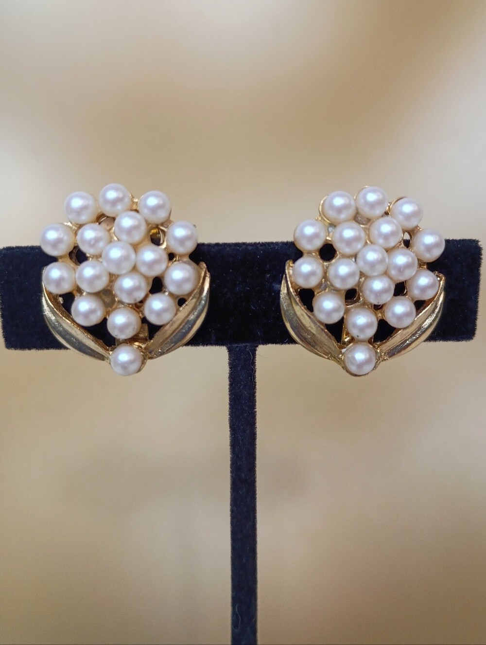 Vintage Pearl Cluster Clip On Earrings
